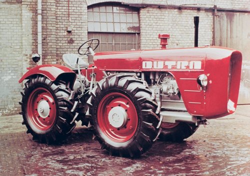 Dutra traktor - 4 dk