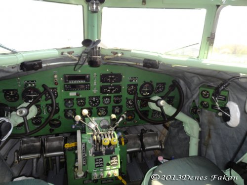 LI-2 HA-LIX Cockpit inside