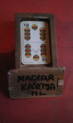 Mini magyar kártya dobozában