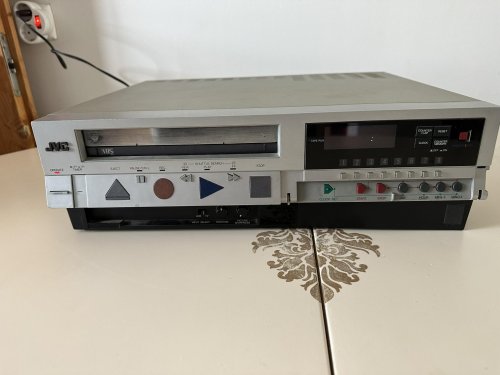 JVC HR D120 E VHS képmagnó.