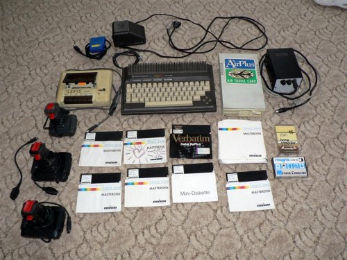 Commodore Plus 4 + kiegészítők