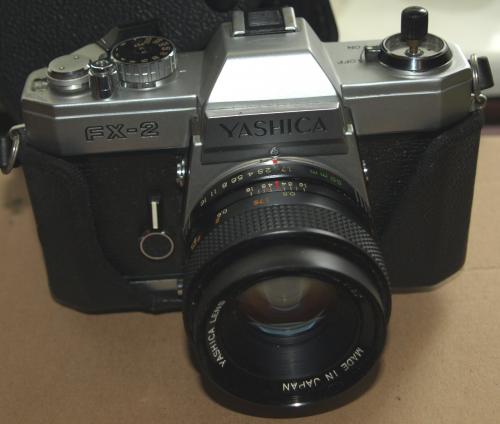 Yashica fényképezőgép FX 2