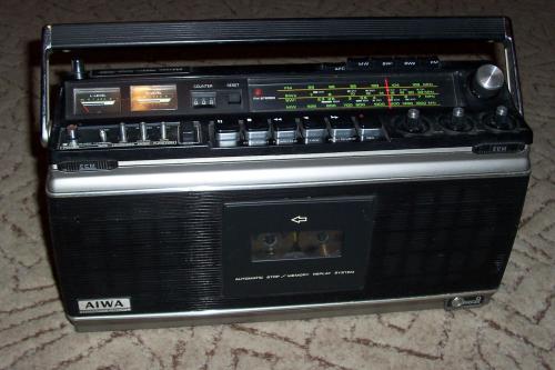 AIWA TPR-930 A 4 Band Cassette Recorder - Radio
