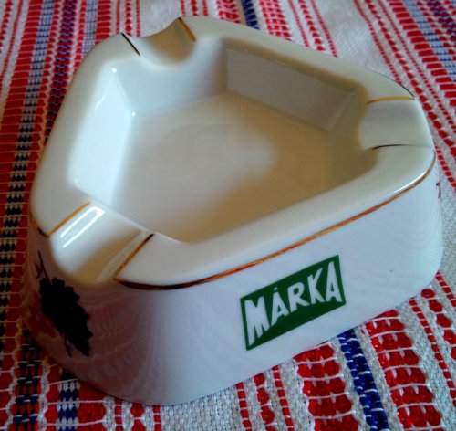 Márka üdítő hamutartó Márka üdítő hamutartó