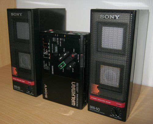 Sony SRS-50 mini aktiv APM hangsugárzó WM-D3C-vel.