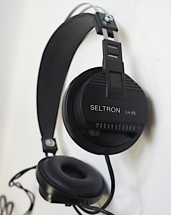 Seltron_LH-65_HeadPhone.jpg